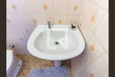 Casa à venda com 150m², 5 quartos e 1 vaga Casa à venda com 150m², 5 quartos e 1 vagaBanheiro 2