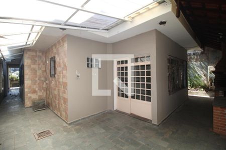 Casa à venda com 150m², 5 quartos e 3 vagasquintal 