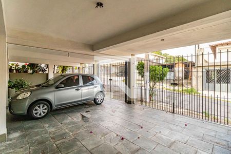 Casa à venda com 250m², 3 quartos e 3 vagas Casa à venda com 250m², 3 quartos e 3 vagasGaragem