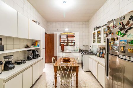 Casa à venda com 250m², 3 quartos e 3 vagas Casa à venda com 250m², 3 quartos e 3 vagasCozinha
