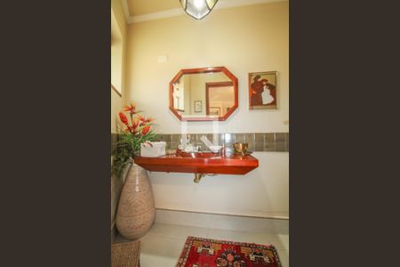 Casa à venda com 525m², 5 quartos e 5 vagas Casa à venda com 525m², 5 quartos e 5 vagasLavabo