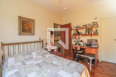 Casa à venda com 525m², 5 quartos e 5 vagas Casa à venda com 525m², 5 quartos e 5 vagasQuarto 3