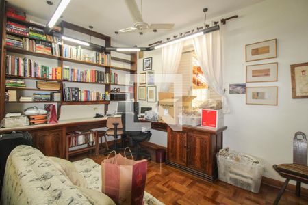 Casa à venda com 525m², 5 quartos e 5 vagas Casa à venda com 525m², 5 quartos e 5 vagasQuarto 1