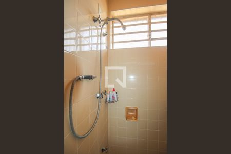 Casa à venda com 525m², 5 quartos e 5 vagas Casa à venda com 525m², 5 quartos e 5 vagasBanheiro Social