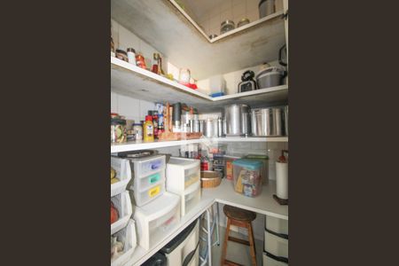 Casa à venda com 525m², 5 quartos e 5 vagas Casa à venda com 525m², 5 quartos e 5 vagasDespensa