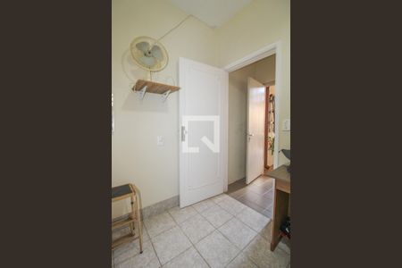 Casa à venda com 525m², 5 quartos e 5 vagas Casa à venda com 525m², 5 quartos e 5 vagasQuarto de Serviço