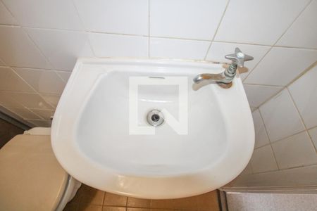 Casa à venda com 525m², 5 quartos e 5 vagas Casa à venda com 525m², 5 quartos e 5 vagasBanheiro de Serviço