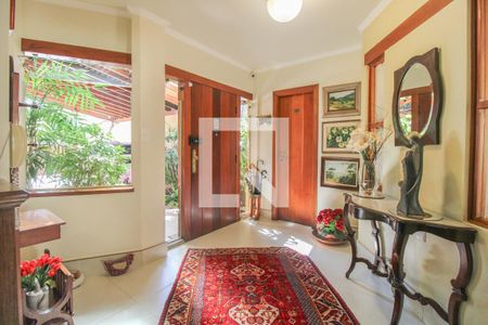 Casa à venda com 525m², 5 quartos e 5 vagas Casa à venda com 525m², 5 quartos e 5 vagasEntrada