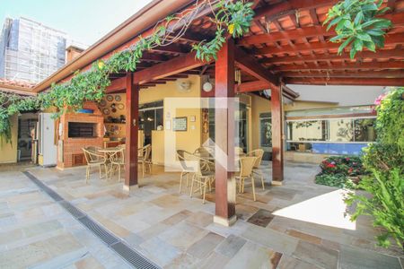 Casa à venda com 525m², 5 quartos e 5 vagas Casa à venda com 525m², 5 quartos e 5 vagasÁrea Externa