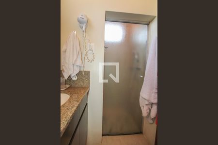 Casa à venda com 525m², 5 quartos e 5 vagas Casa à venda com 525m², 5 quartos e 5 vagasBanheiro do Quarto 4