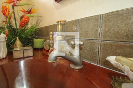 Casa à venda com 525m², 5 quartos e 5 vagas Casa à venda com 525m², 5 quartos e 5 vagasLavabo