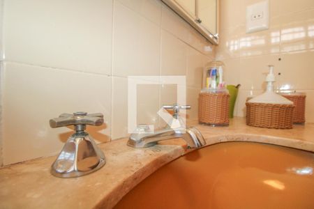 Casa à venda com 525m², 5 quartos e 5 vagas Casa à venda com 525m², 5 quartos e 5 vagasBanheiro Social