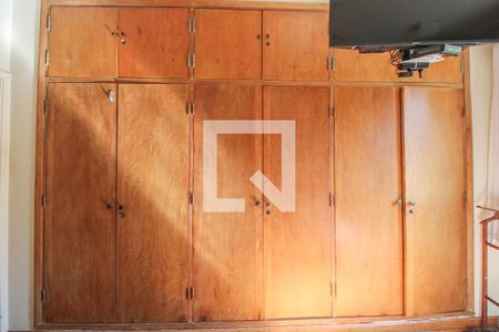 Casa à venda com 525m², 5 quartos e 5 vagas Casa à venda com 525m², 5 quartos e 5 vagasQuarto 3