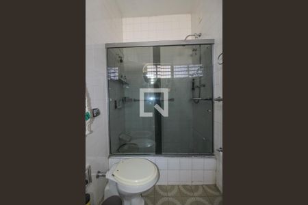 Casa à venda com 525m², 5 quartos e 5 vagas Casa à venda com 525m², 5 quartos e 5 vagasBanheiro do Quarto 3