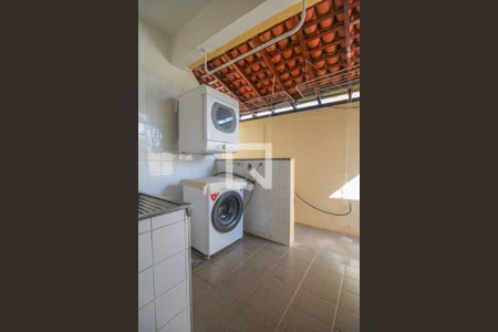 Casa à venda com 525m², 5 quartos e 5 vagas Casa à venda com 525m², 5 quartos e 5 vagasÁrea de Serviço