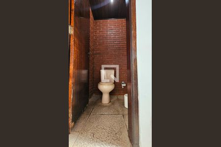 Casa à venda com 240m², 4 quartos e 4 vagasBanheiro