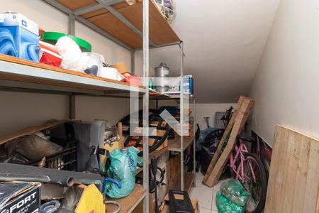 Casa à venda com 220m², 3 quartos e 4 vagasGaragem - Depósito