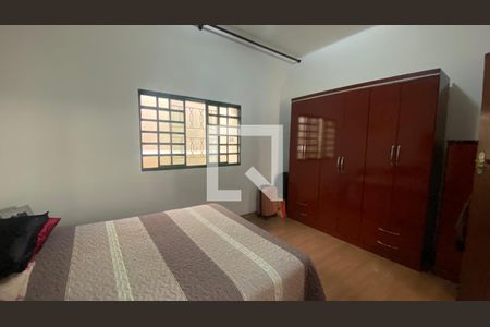 Casa à venda com 400m², 5 quartos e 2 vagasQuarto 2