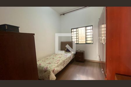 Casa à venda com 400m², 5 quartos e 2 vagasQuarto 3