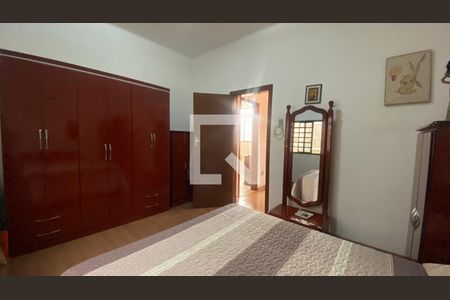 Casa à venda com 400m², 5 quartos e 2 vagasQuarto 2