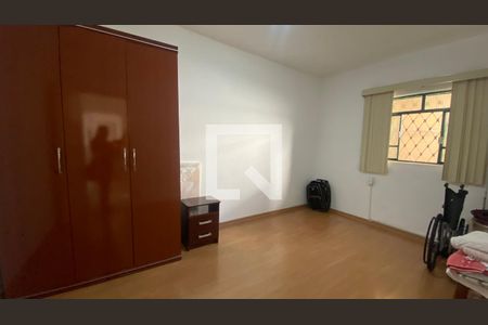 Casa à venda com 400m², 5 quartos e 2 vagasEdícula