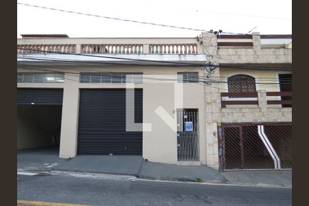 Casa à venda com 200m², 3 quartos e 3 vagasFachada