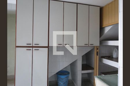 Casa à venda com 200m², 3 quartos e 3 vagasLavanderia - Armários