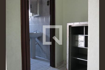 Casa à venda com 200m², 3 quartos e 3 vagasQuarto 2 - Entrada Banheiro