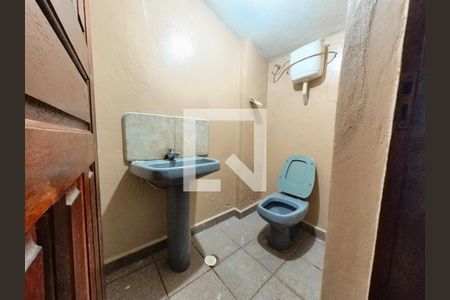 Casa à venda com 200m², 3 quartos e 3 vagas Casa à venda com 200m², 3 quartos e 3 vagasbanheiro da Garagem