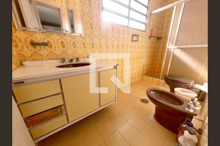 Casa à venda com 200m², 3 quartos e 5 vagasBanheiro Quarto 1