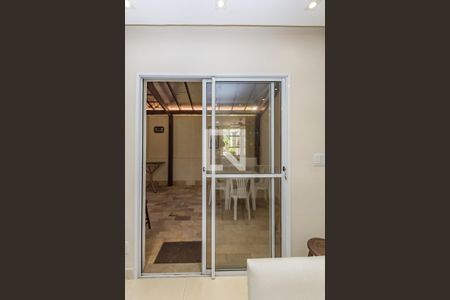 Casa de condomínio à venda com 126m², 3 quartos e 2 vagas Casa de condomínio à venda com 126m², 3 quartos e 2 vagasVaranda da Sala