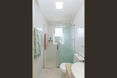 Casa de condomínio à venda com 126m², 3 quartos e 2 vagas Casa de condomínio à venda com 126m², 3 quartos e 2 vagasBanheiro da Suíte