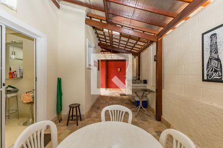 Casa de condomínio à venda com 126m², 3 quartos e 2 vagas Casa de condomínio à venda com 126m², 3 quartos e 2 vagasVaranda da Sala