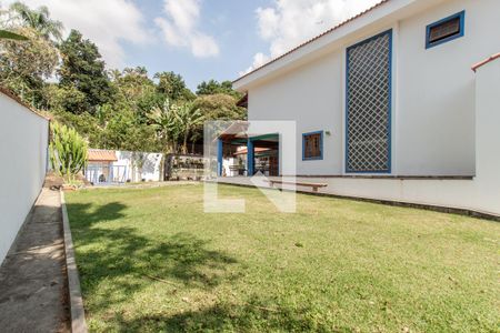 Casa para alugar com 450m², 3 quartos e 8 vagasQuintal