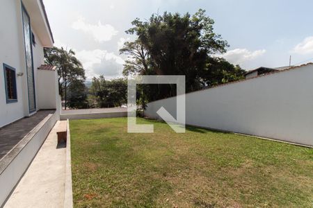 Casa para alugar com 450m², 3 quartos e 8 vagasQuintal