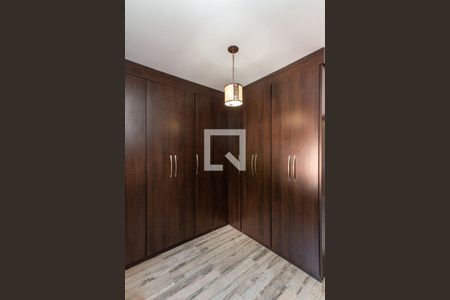 Casa para alugar com 450m², 3 quartos e 8 vagasSuíte 1 - Closet