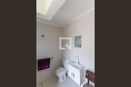 Casa para alugar com 450m², 3 quartos e 8 vagasBanheiro do Quintal