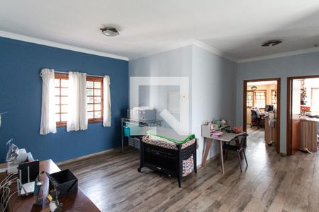 Casa para alugar com 450m², 3 quartos e 8 vagasCorredor