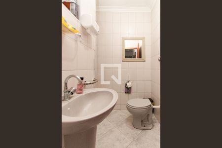 Casa para alugar com 450m², 3 quartos e 8 vagasGaragem - Banheiro