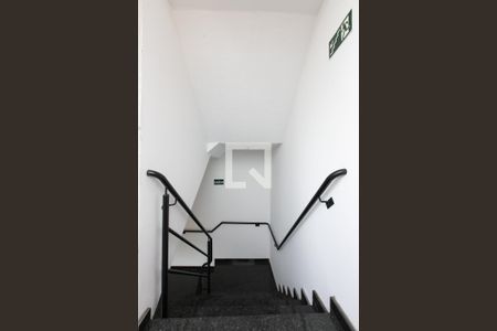 Apartamento à venda com 37m², 2 quartos e sem vaga Apartamento à venda com 37m², 2 quartos e sem vagaEscada