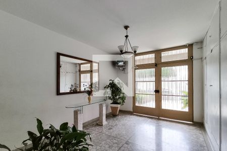 Apartamento à venda com 60m², 2 quartos e 1 vaga Apartamento à venda com 60m², 2 quartos e 1 vagaHall de Entrada