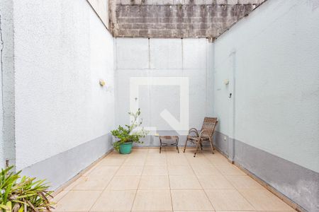 Casa à venda com 120m², 2 quartos e 2 vagasQuintal