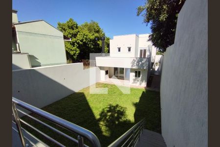 Casa à venda com 243m², 3 quartos e 2 vagas Casa à venda com 243m², 3 quartos e 2 vagasVaranda da sala