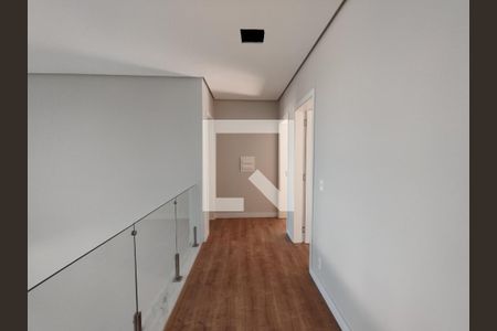 Casa à venda com 243m², 3 quartos e 2 vagas Casa à venda com 243m², 3 quartos e 2 vagasCorredor