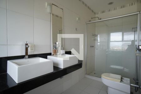 Casa à venda com 336m², 6 quartos e 4 vagasBanheiro