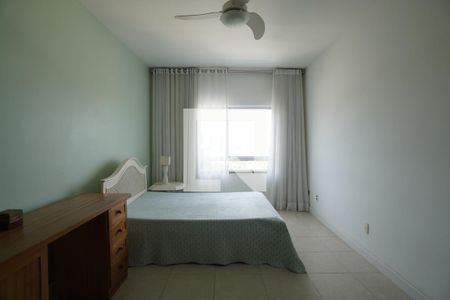 Casa à venda com 336m², 6 quartos e 4 vagasQuarto