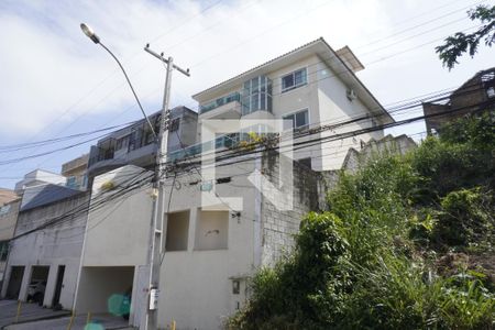 Casa à venda com 336m², 6 quartos e 4 vagasFachada