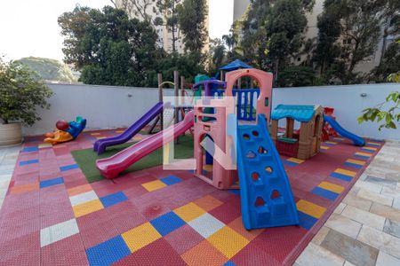 Apartamento à venda com 130m², 3 quartos e 2 vagasÁrea comum - Playground