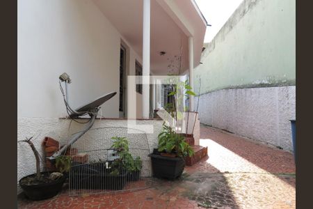 Casa à venda com 108m², 3 quartos e 3 vagasQuintal - Entrada Casa