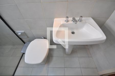 Casa à venda com 170m², 3 quartos e 2 vagasBanheiro Social